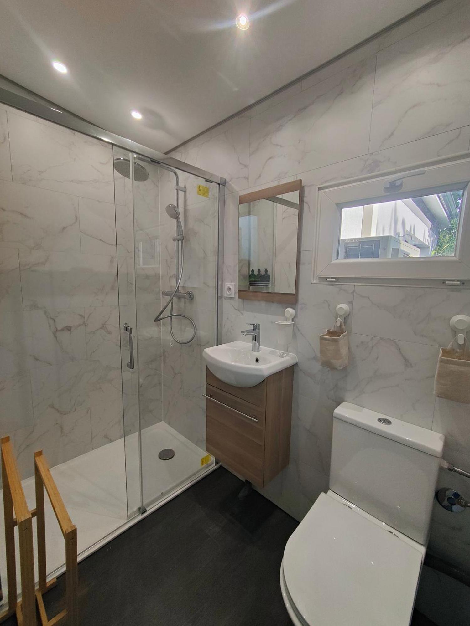 Tiny House Avec Jardin Et Acces Piscine Chauffee Villa แซงต์-เมดาร์-ออง-ชาลส์ ภายนอก รูปภาพ