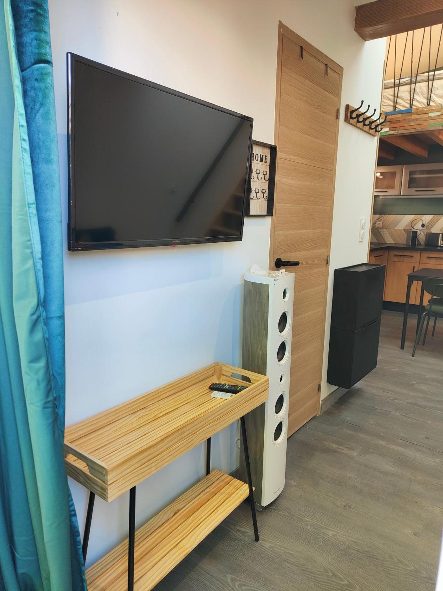 Tiny House Avec Jardin Et Acces Piscine Chauffee Villa แซงต์-เมดาร์-ออง-ชาลส์ ภายนอก รูปภาพ